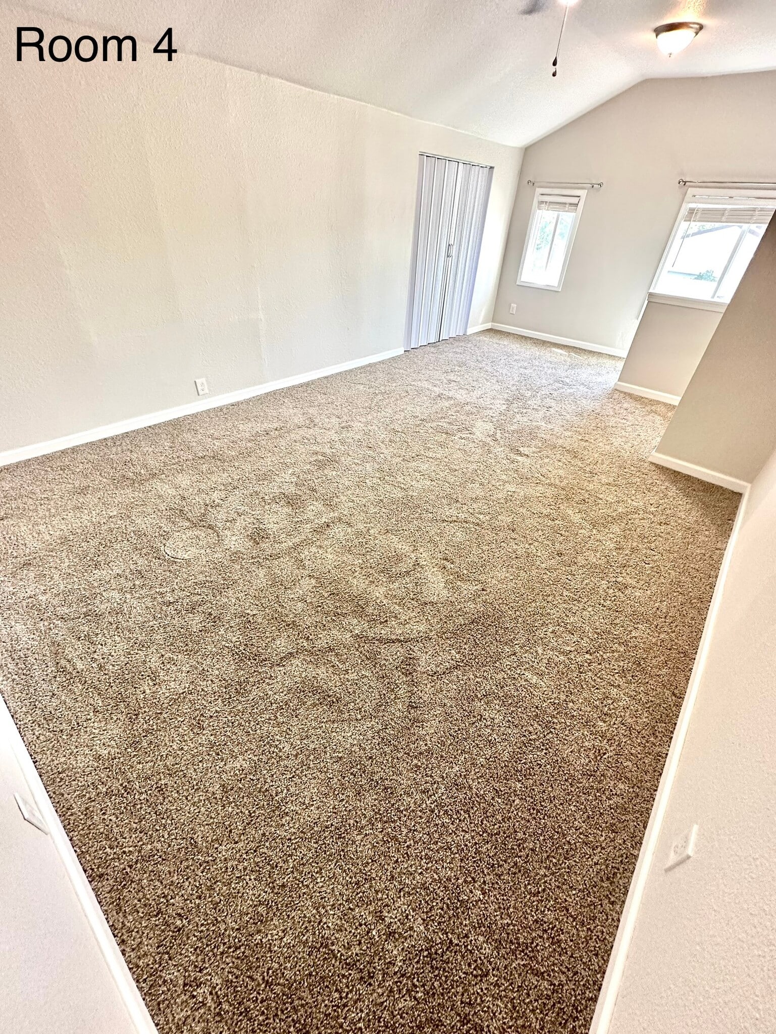 Building Photo - 2037 Robert Way