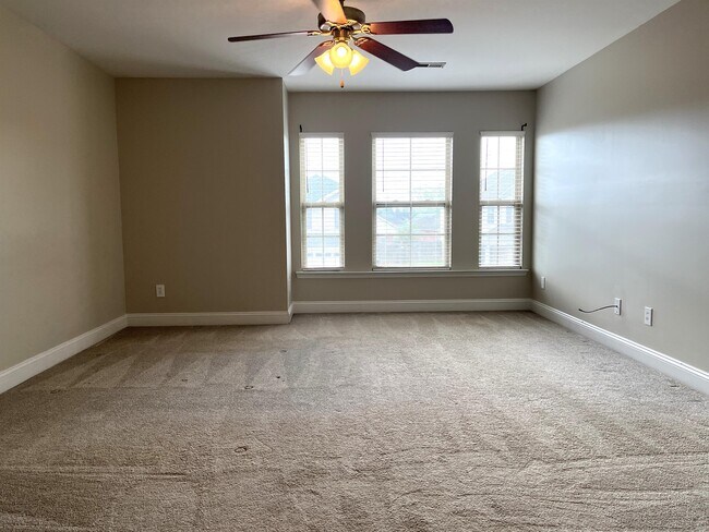 Building Photo - 241 Shadow Ct SW