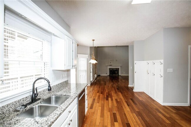 Building Photo - 435 Chandler Ct