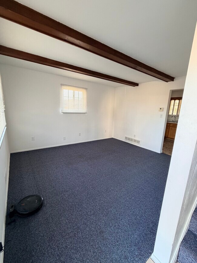 Building Photo - Greenwood Estates