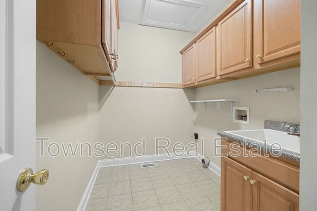 Building Photo - 329 W Summerchase Dr