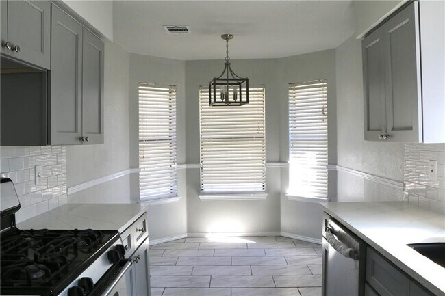 Building Photo - 408 Sage Boot Dr