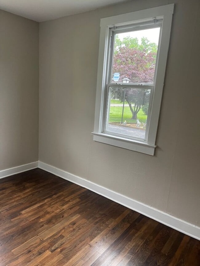 Building Photo - Charming Bungalow Vibes in the Heart of Ol...