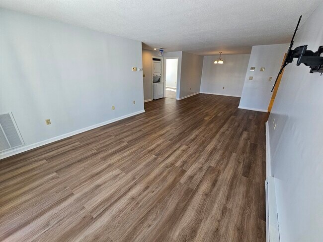 Building Photo - 5 Marc Dr