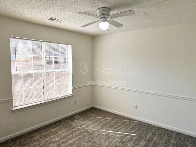 Building Photo - 5519 Lofwood Ln