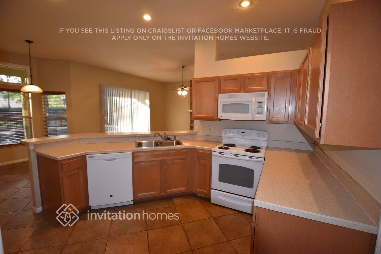 Building Photo - 1456 Deer Lake Cir