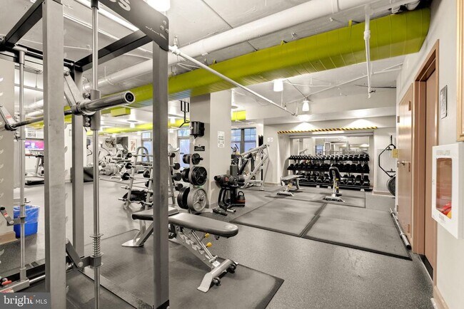 Building Photo - 1021 N Garfield St