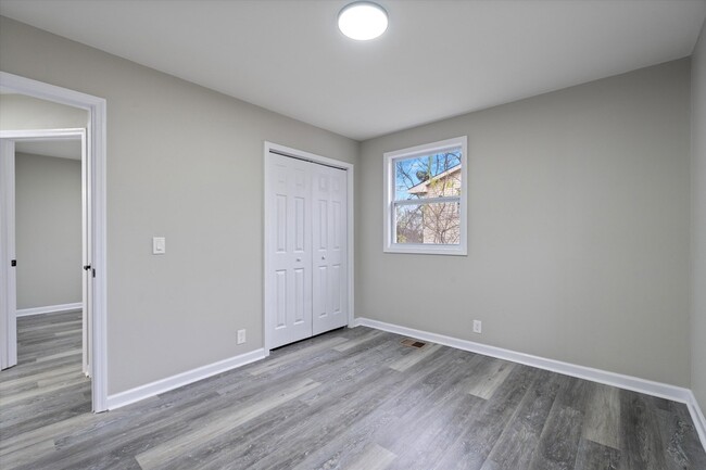 Building Photo - 2589 Bethwood Dr