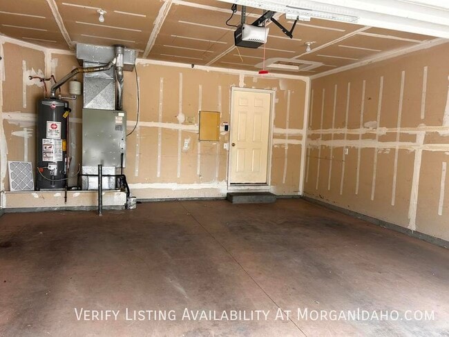 Building Photo - 1810 S Barlow Ln