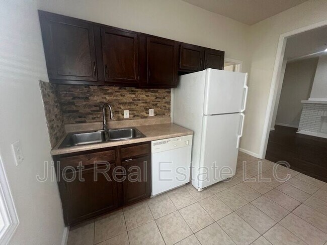 Building Photo - 1366 Clermont Ave