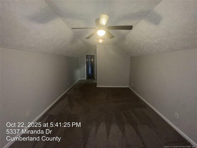Building Photo - 5337 Miranda Dr