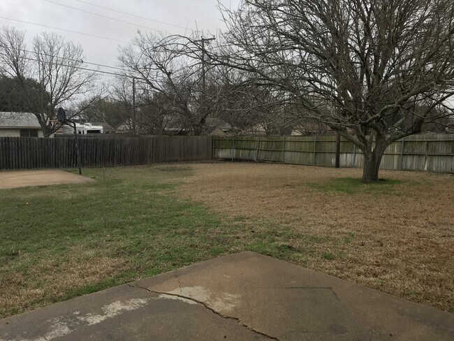 Building Photo - Single Family Home *LEASING SPECIAL AVAILABLE*