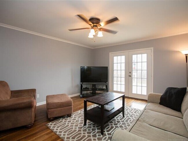 Building Photo - Brookside Bungalow!