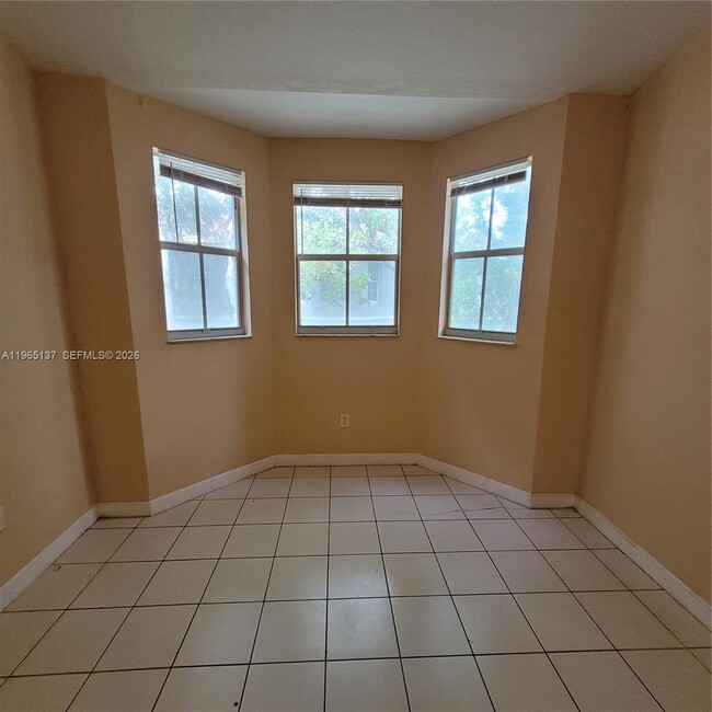 Building Photo - 1663 SE 27th Dr