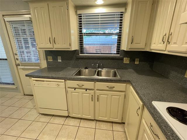 Building Photo - 2705 Cummings Dr