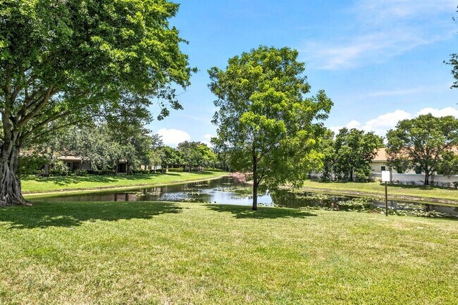 Building Photo - 3236 Coral Ridge Dr