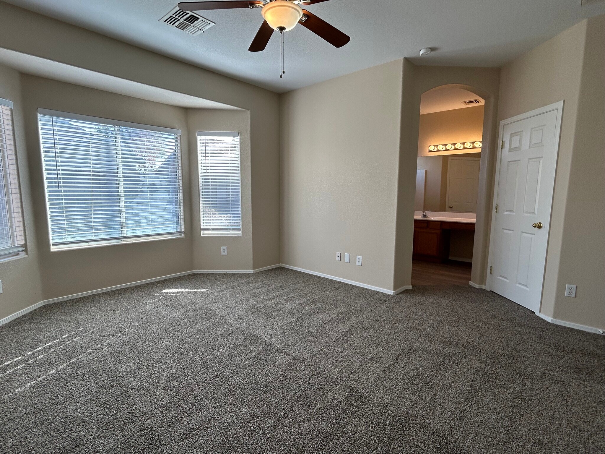 Building Photo - 3783 E Woodside Way