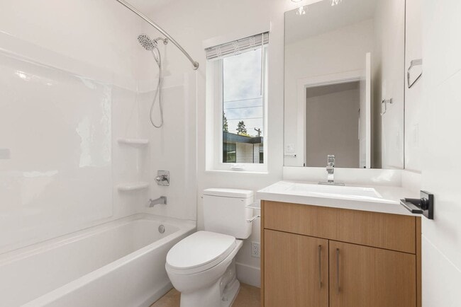 Building Photo - 106 6th St South