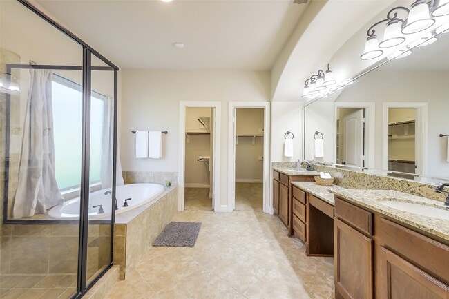 Building Photo - 27906 Colonial Point Dr