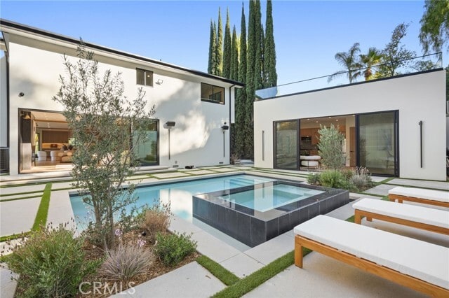 Building Photo - 4551 Alonzo Ave