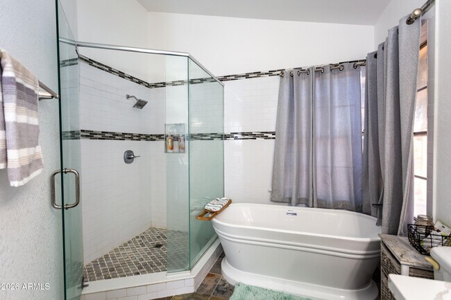 Building Photo - 11015 W Laurelwood Ln