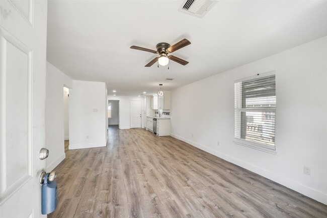 Building Photo - 307 Penick Rd