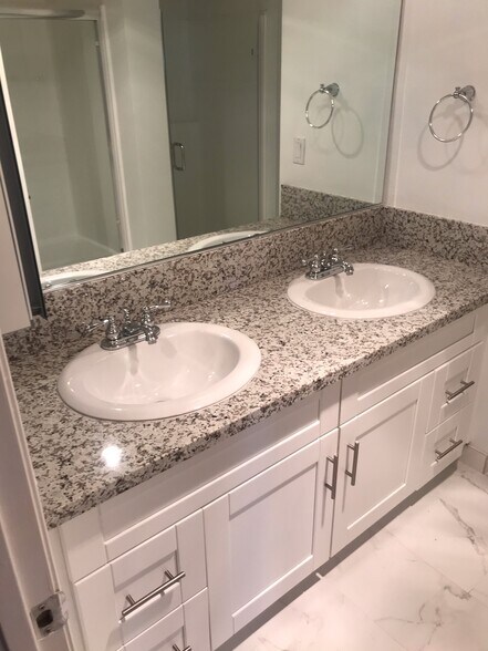 Building Photo - 1607 Glendon Ave