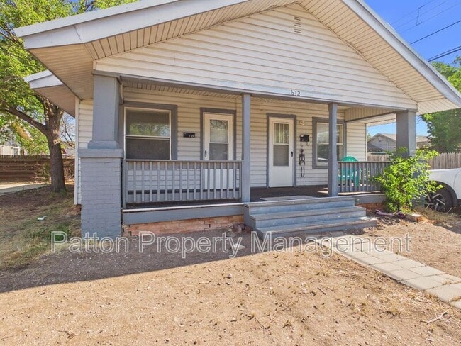 Building Photo - 612 SW 17th Ave