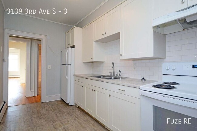 Building Photo - 3139 3rd Ave S
