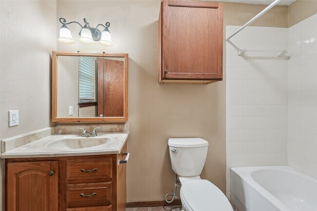 Building Photo - 3751 Glade Forest Dr