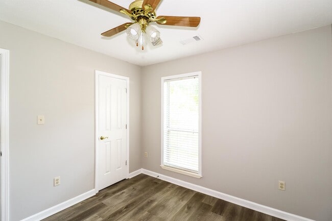 Building Photo - 498 W Tipton Lake Cir