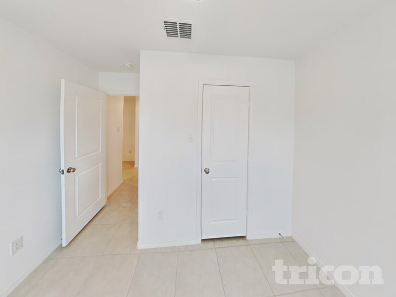 Building Photo - 8412 Bell Rdg Ln
