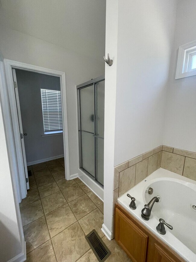 Building Photo - 3 Bedroom + 2 Bath Home for Rent in Soddy ...