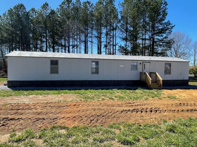 Building Photo - 3 BED 2 BATH MOBILE HOME LOCATED IN DENTON...