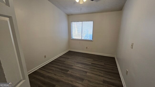 Building Photo - 209 Hillcrest Dr