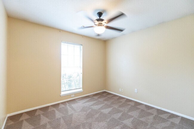 Building Photo - 3834 Purdue Ln