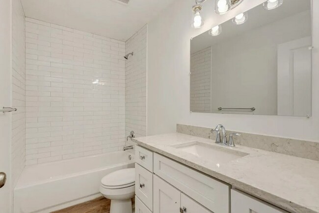 Building Photo - 3585 Drexel St