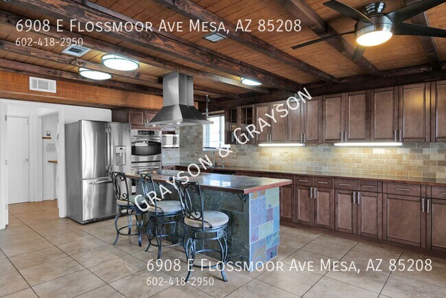 Building Photo - Stunning Two-Bedroom Home Ready for Immediate Move-In!