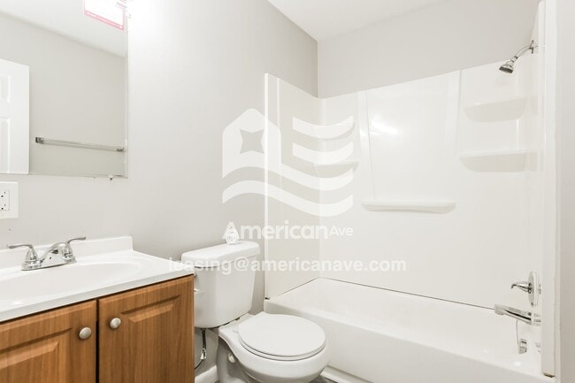 Building Photo - 3520 Pinewood Loop