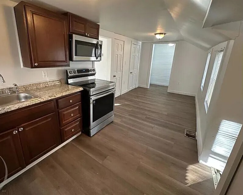 Building Photo - 34 Pleasant St