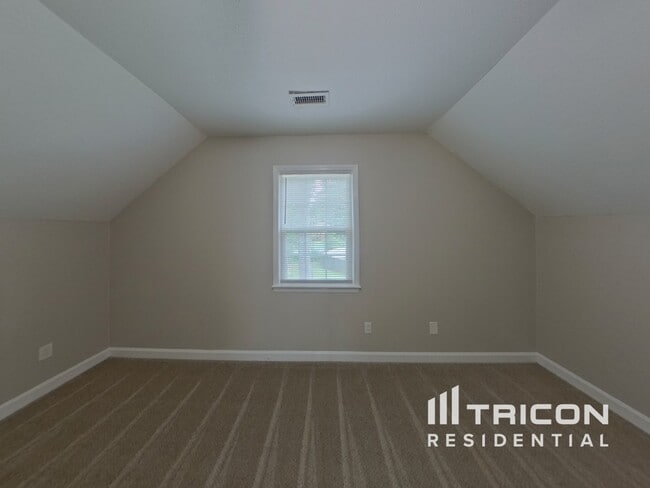 Building Photo - 8434 Barncliff Rd