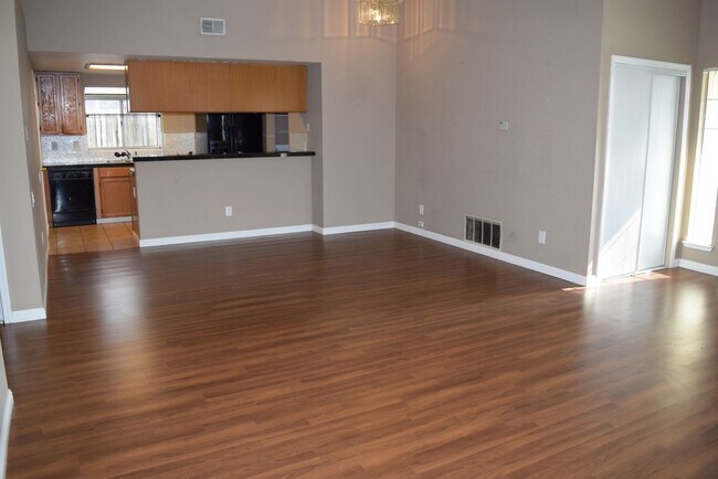 Building Photo - 1322 Len Way