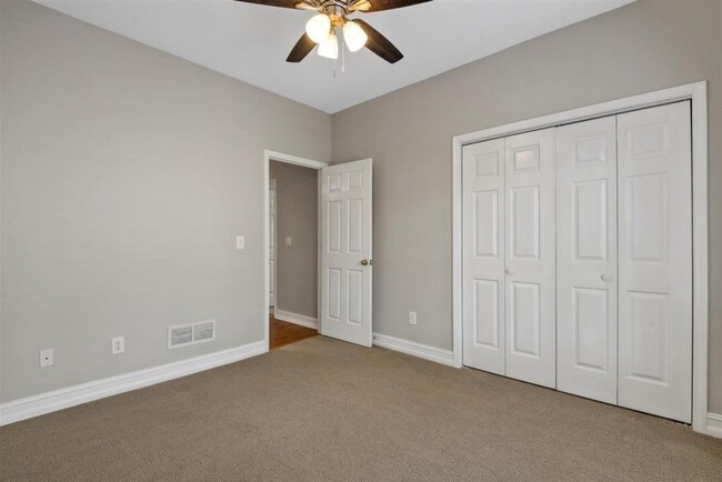 Building Photo - 4735 Dartmoor Ln
