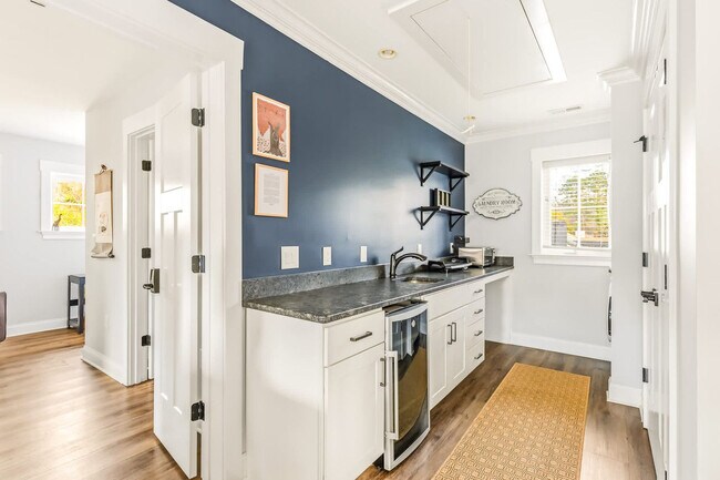 Building Photo - 4109 Dinglewood Ave