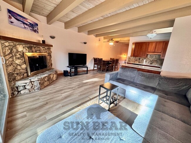 Building Photo - 3 Bedroom in Central Location in Incline!