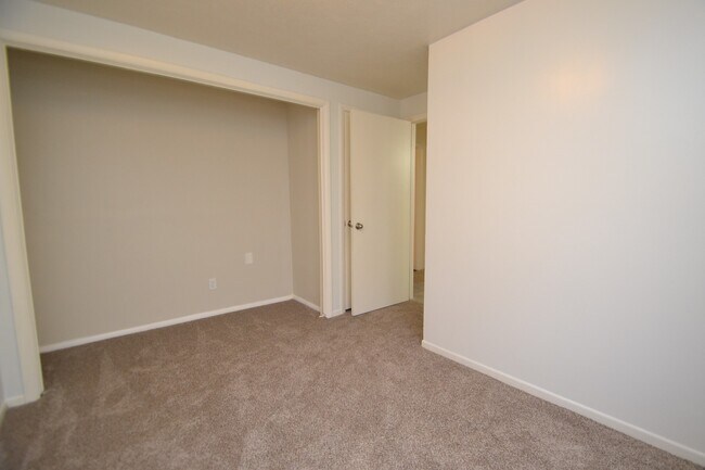 Building Photo - Awesome 5 bed 3 bath Home in Murray!!!