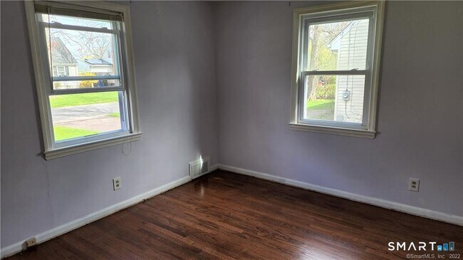 Building Photo - 25 Madsen Rd
