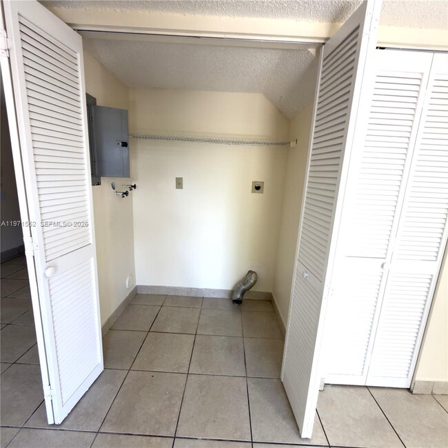 Building Photo - 451 NE 136th St