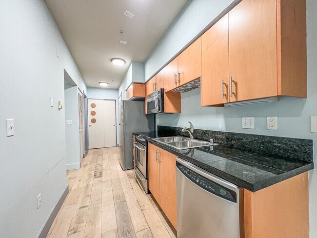 Building Photo - 1bd/1ba Seattle Condo