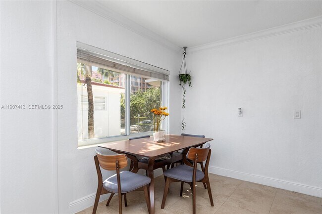 Building Photo - 81 Edgewater Dr